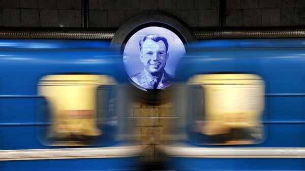 Портрет Юрия Гагарина в оформлении станции Гагаринская Новосибирского метрополитена