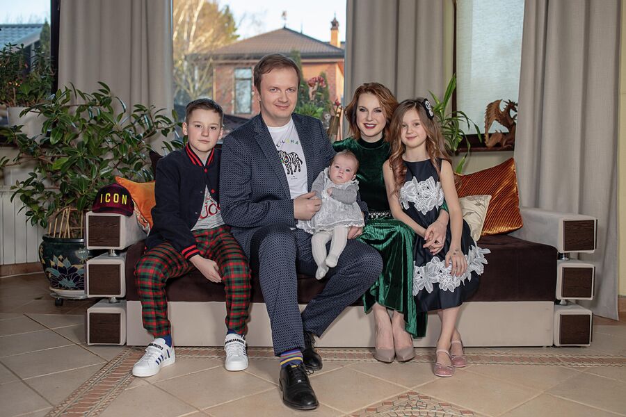 Ирина Слуцкая с семьей