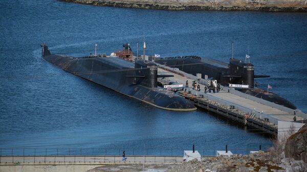 Атомная подводная лодка Карелия и атомный ракетный подводный крейсер стратегического назначения проекта 667БДРМ Дельфин К-114 Тула