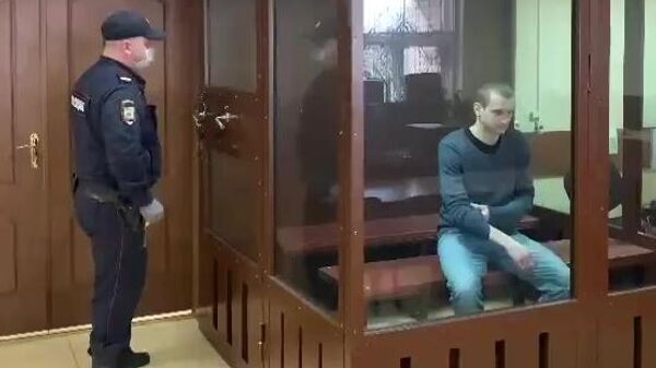 Бизнесмен Илья Аверьянов, задержанный в рамках уголовного дела о покушении на убийство, во время избрания меры пресечения в Пресненском суде Москвы. Кадр видео