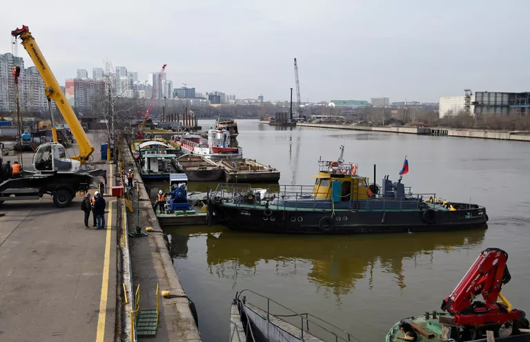Подготовка к открытию технической навигации на Москве-реке