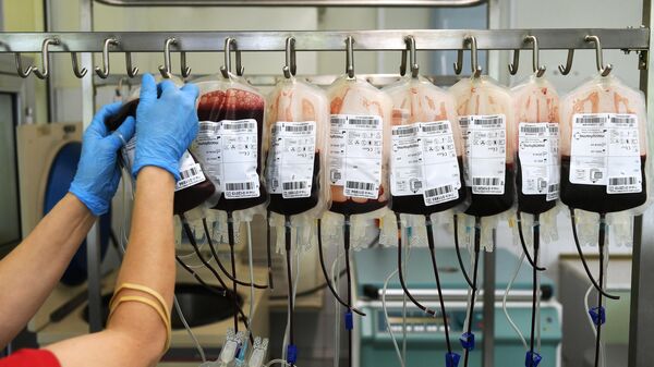 Пакеты с донорской кровью