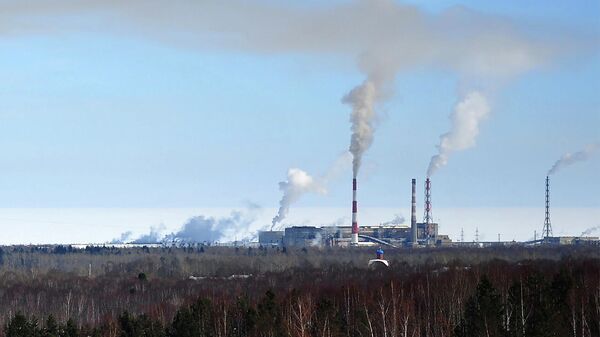 Вид на Байкальский целлюлозно-бумажный комбинат в Иркутской области
