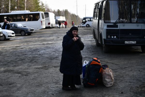 Женщина, выселенная судебными приставами из Среднеуральского женского монастыря в Свердловской области