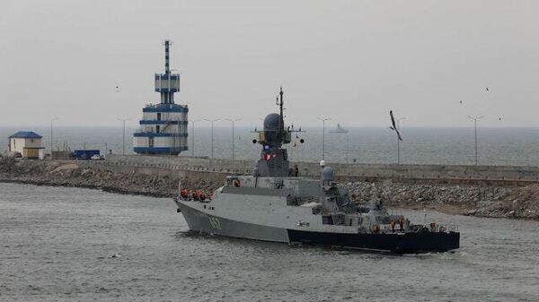 Российские корабли выходят на учения в Каспийское море 