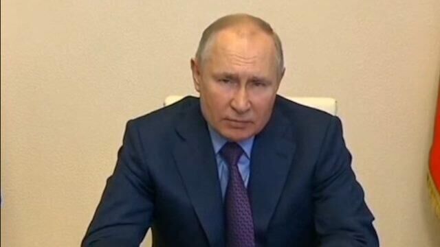 Путин призвал убрать забюрократизированные процедуры в социальной сфере  - РИА Новости, 1920, 15.04.2021