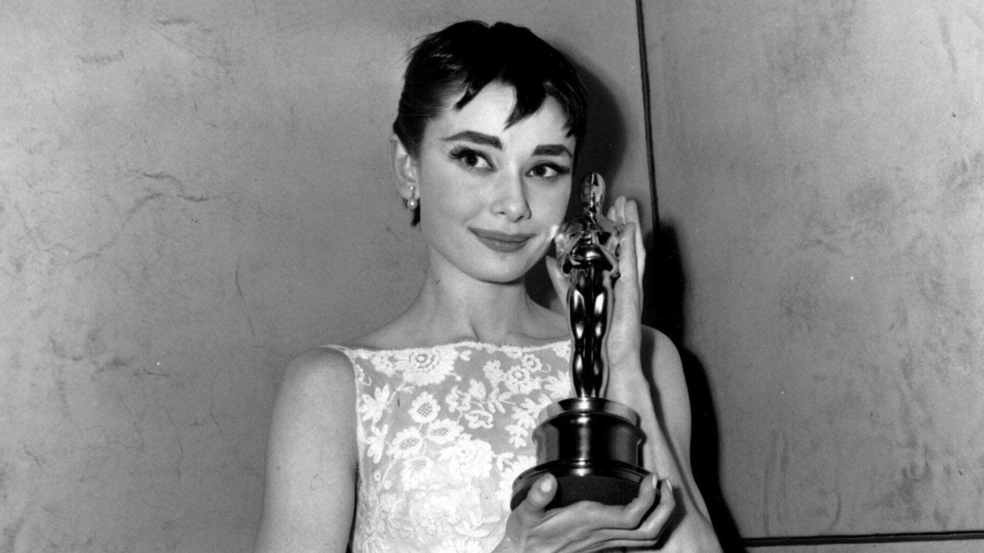 Одри Хепберн на Оскаре 1954 - РИА Новости, 1920, 20.04.2021
