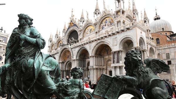 Скульптуры на площади Сан-Марко в Венеции