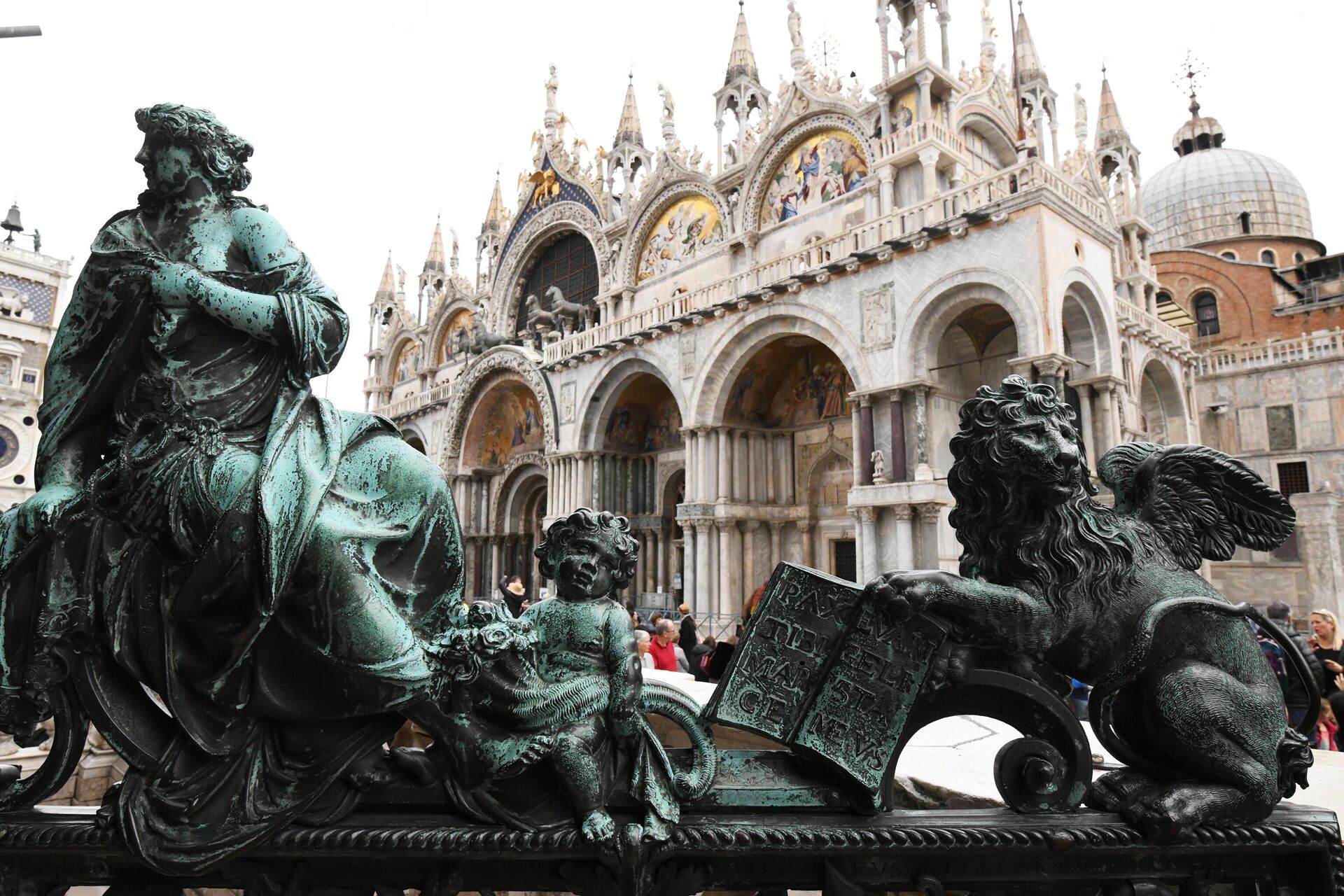 Скульптуры на площади Сан-Марко в Венеции - РИА Новости, 1920, 01.03.2024