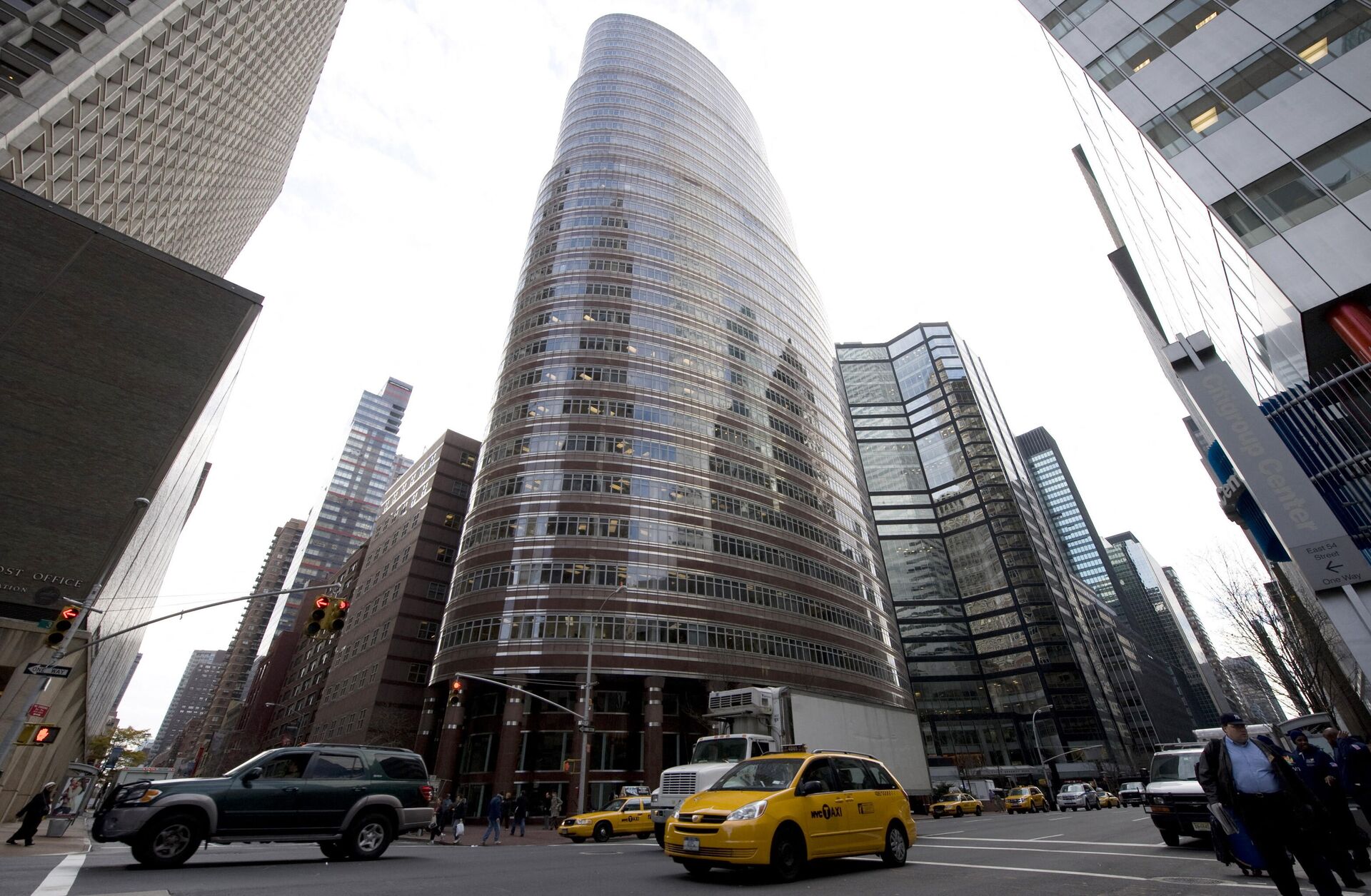 Здание, в котором находится Madoff Investment Securities в Нью-Йорке. 15 декабря 2008 год - РИА Новости, 1920, 16.04.2021