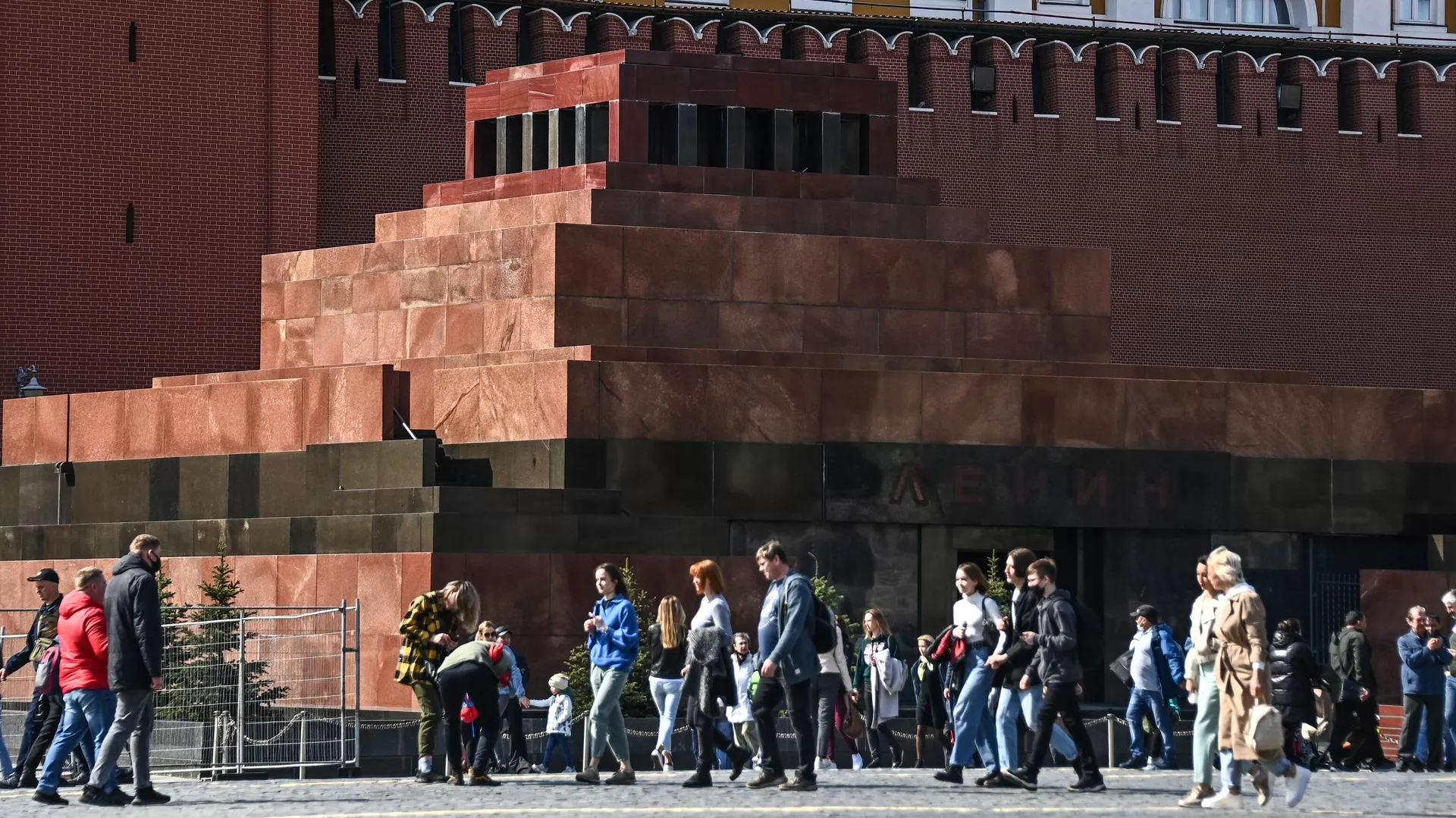 Фото ленина на красной площади в москве