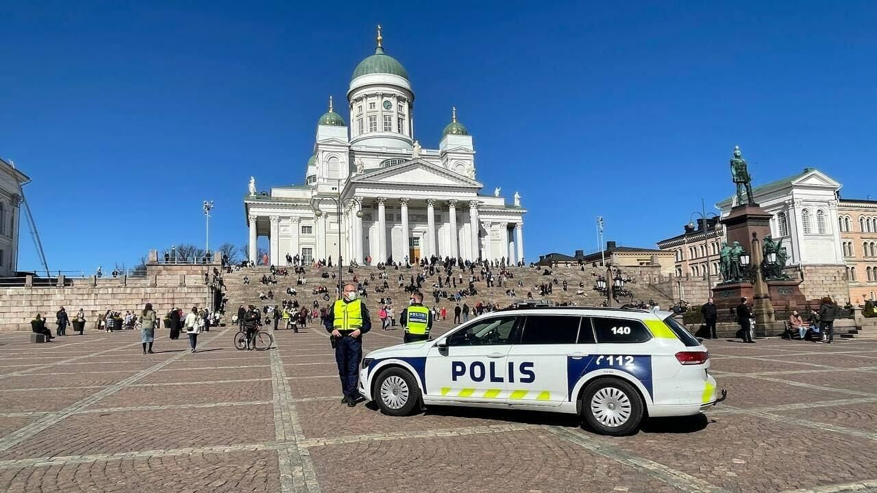 Акция против ограничений, введенных из-за коронавируса в Хельсинки, Финляндия - РИА Новости, 1920, 18.04.2021