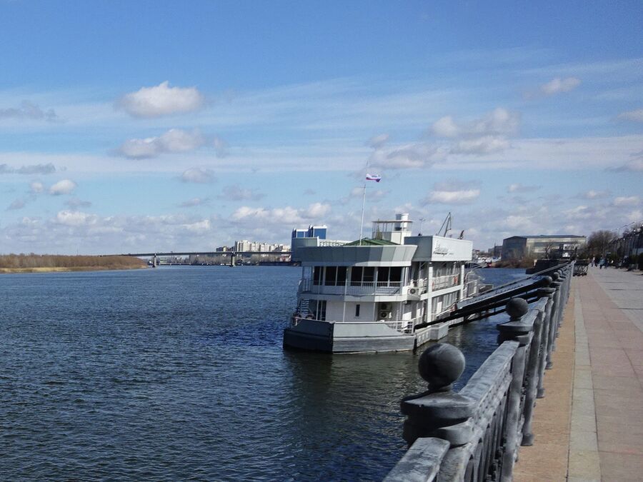 Ресторан Акватория находится на воде