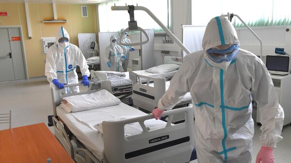 Медицинские работники в Московском клиническом центре инфекционных болезней Вороновское 