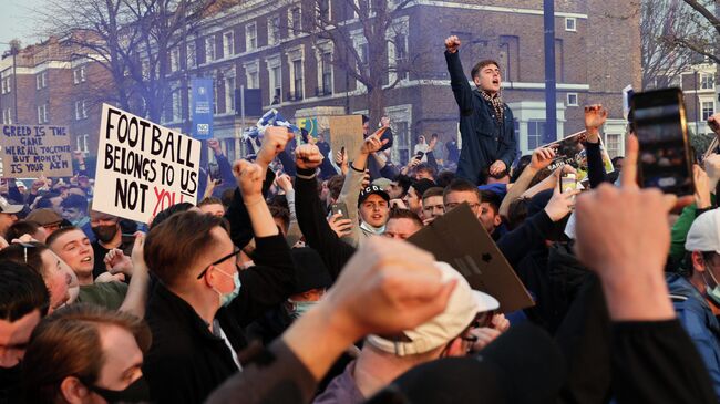 Болельщики Челси на акции протеста против Суперлиги