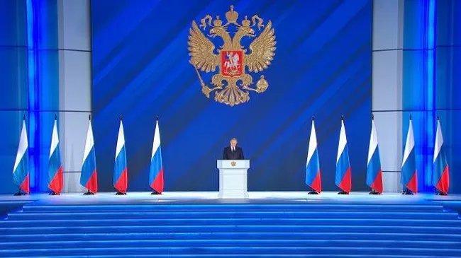 Путин: Все федеральные пособия и пенсии будут оформляться в режиме одного окна 