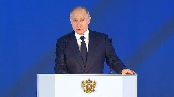 Путин заявил об отказе директивной установки цен на продукты