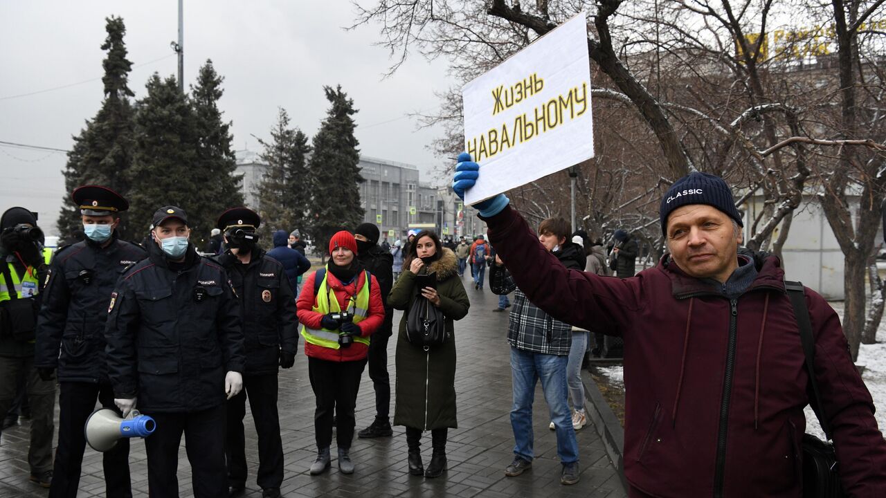 Апрель дальний восток. Участник несанкционированной акции. Украинские активисты на Дальнем востоке.