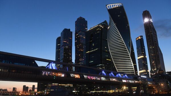 Вид на мост Багратион и московский международный деловой центр Москва-Сити
