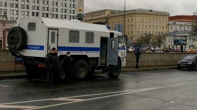 Усиление нарядов полиции в центре Москвы - РИА Новости, 1920, 21.04.2021