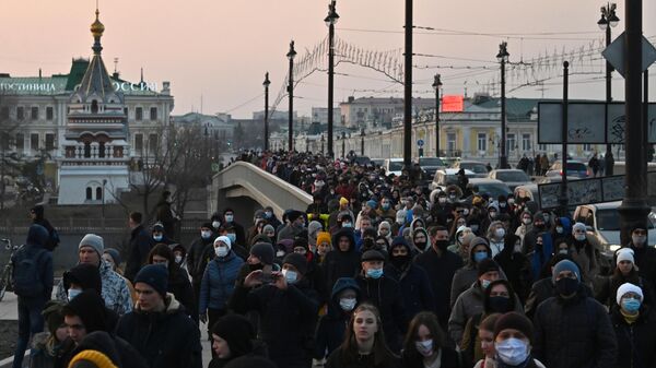 Участники несанкционированной акции в поддержку Алексея Навального в Омске