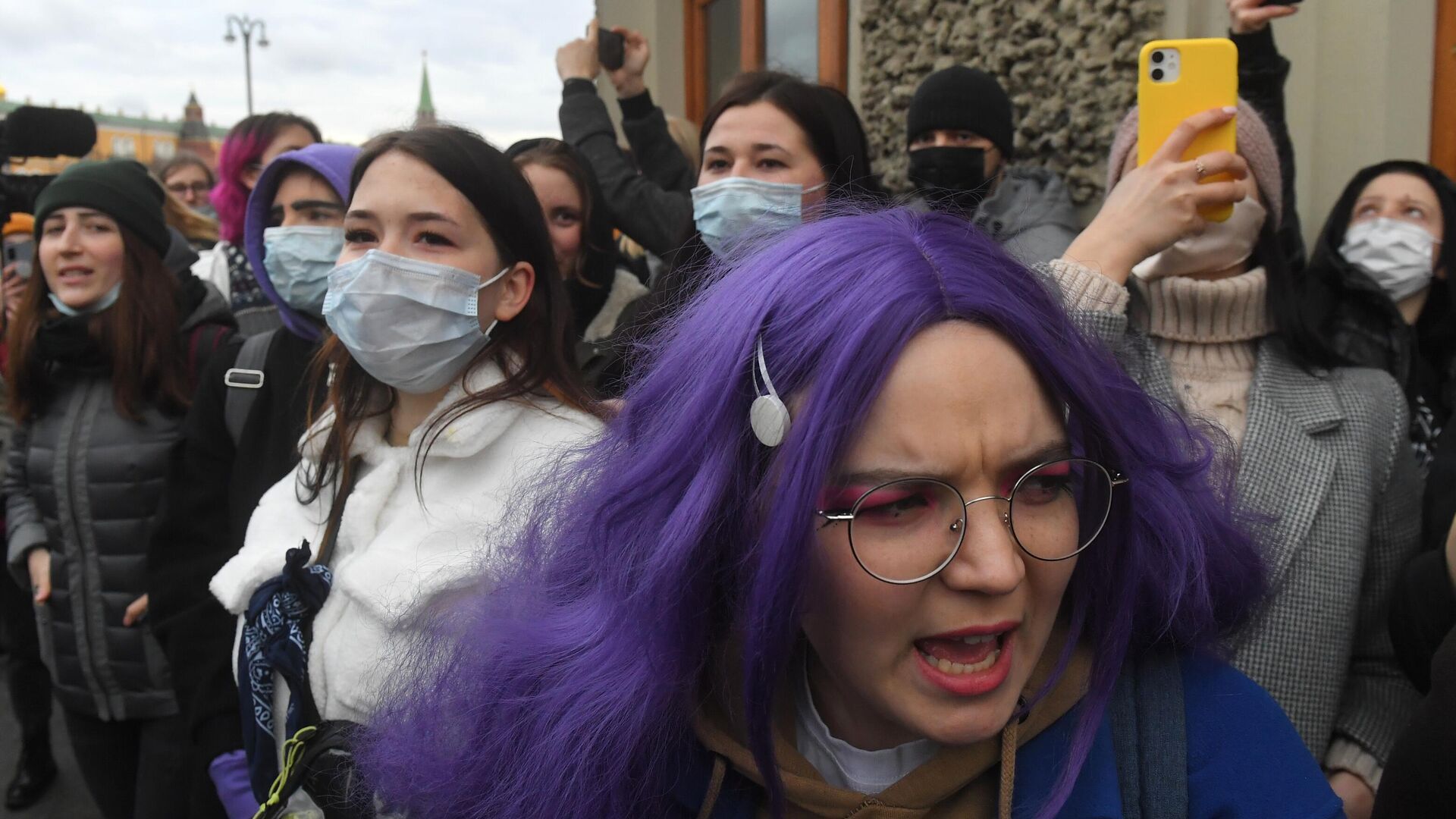 Участники несанкционированной акции в поддержку Алексея Навального в Москве - РИА Новости, 1920, 01.06.2021