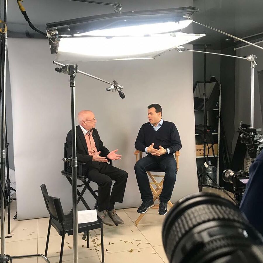 Телекомментатор, журналист, писатель Владимир Гомельский во время съемок передачи Телекомментатор, журналист, писатель Владимир Гомельский во время съемок передачи