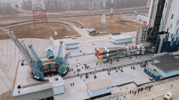 Вывоз ракеты-носителя Союз-2.1б с космическими аппаратами спутниковой компании OneWeb на Восточном