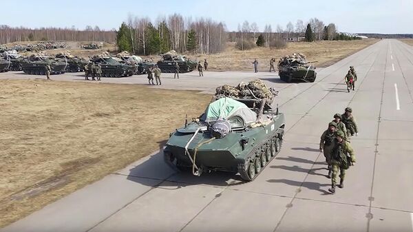 Военные учения в Крыму. Кадр видео