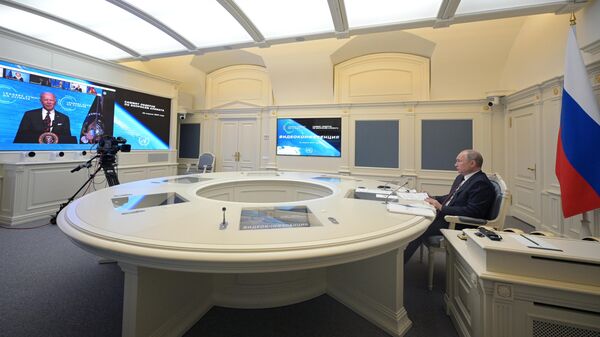 Президент РФ Владимир Путин выступает на Саммите лидеров по вопросам климата в формате видеоконференции
