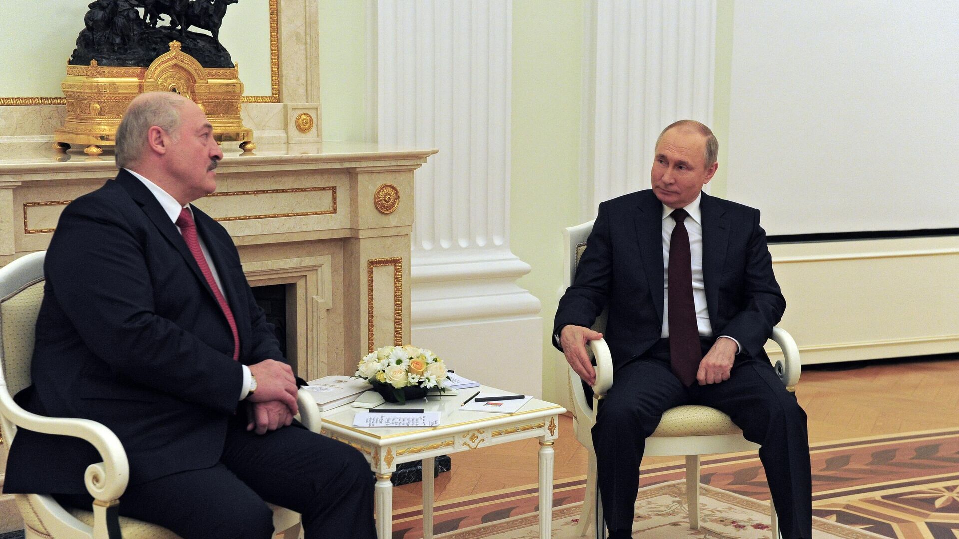 Президент РФ Владимир Путин и президент Белоруссии Александр Лукашенко во время встречи - РИА Новости, 1920, 26.05.2021