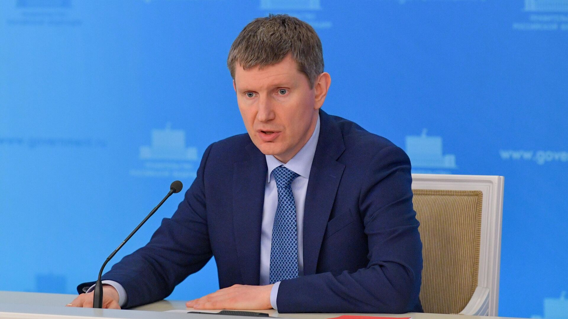Министр экономического развития РФ Максим Решетников во время брифинга в Доме правительства РФ1