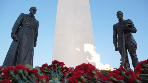 Вечный огонь на территории скульптурного комплекса в честь 100-летия окончания Гражданской войны в Севастополе