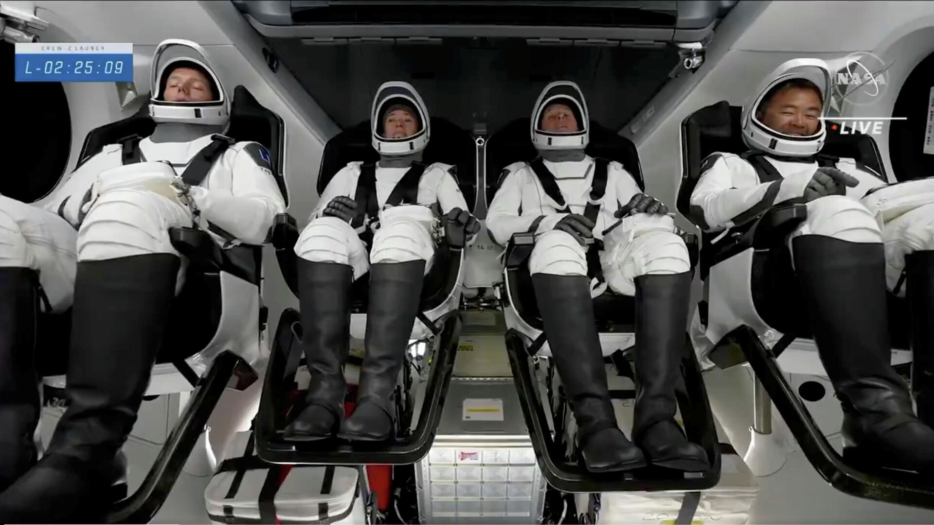 Астронавтов NASA попросили "ходить под себя"