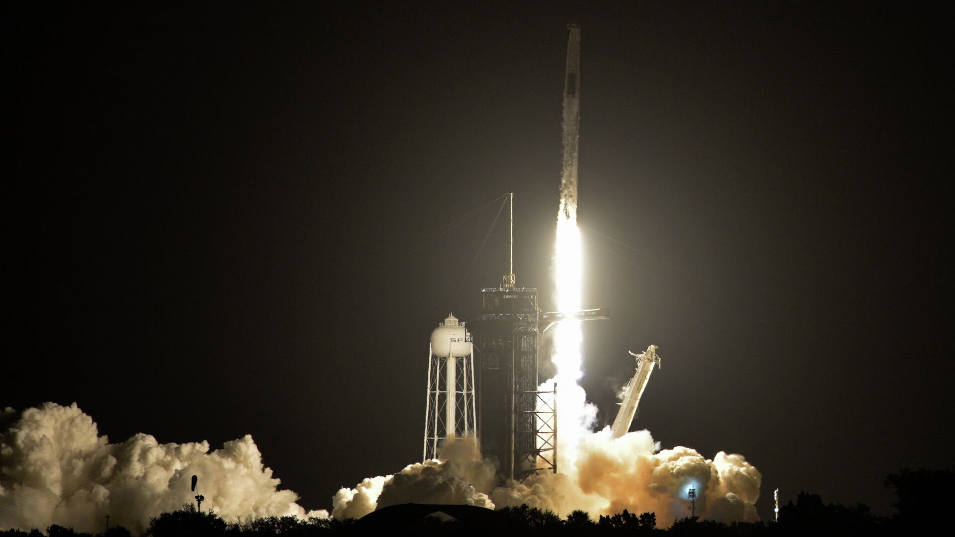 SpaceX успешно запустила ракету Falcon 9 с итальянским спутником
