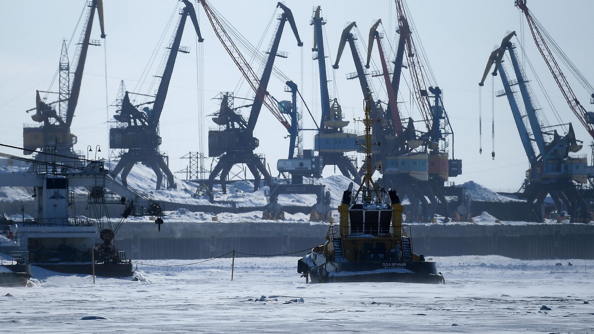 Морской порт в Дудинке  - РИА Новости, 1920, 31.07.2022