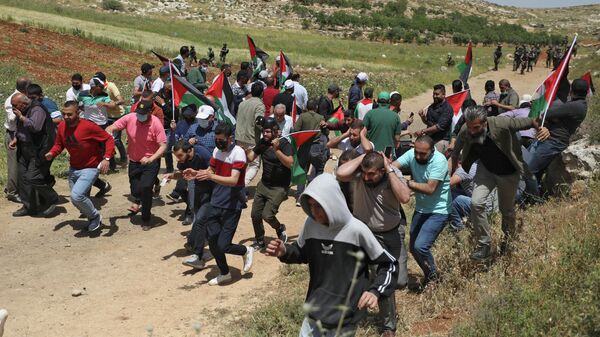 Беспорядки вспыхнули на КПП Каландия, у гробницы Рахели в районе Вифлеема, на Западном берегу реки Иордан и в некоторых районах Восточного Иерусалима