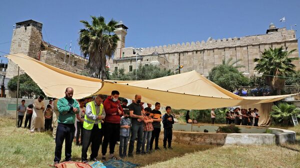 Беспорядки вспыхнули на КПП Каландия, у гробницы Рахели в районе Вифлеема, на Западном берегу реки Иордан и в некоторых районах Восточного Иерусалима