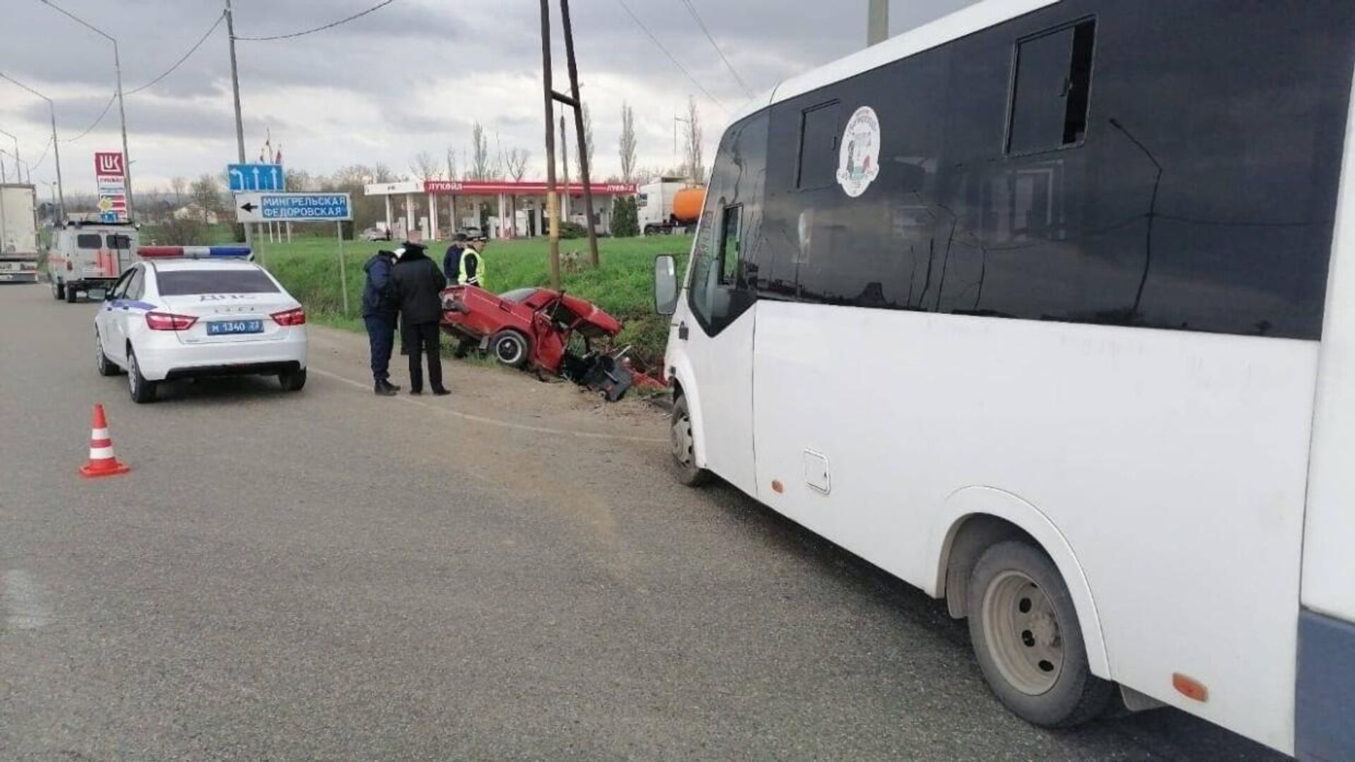 На месте ДТП с участием пассажирского автобуса у станицы Холмской Краснодарского края - РИА Новости, 1920, 24.04.2021