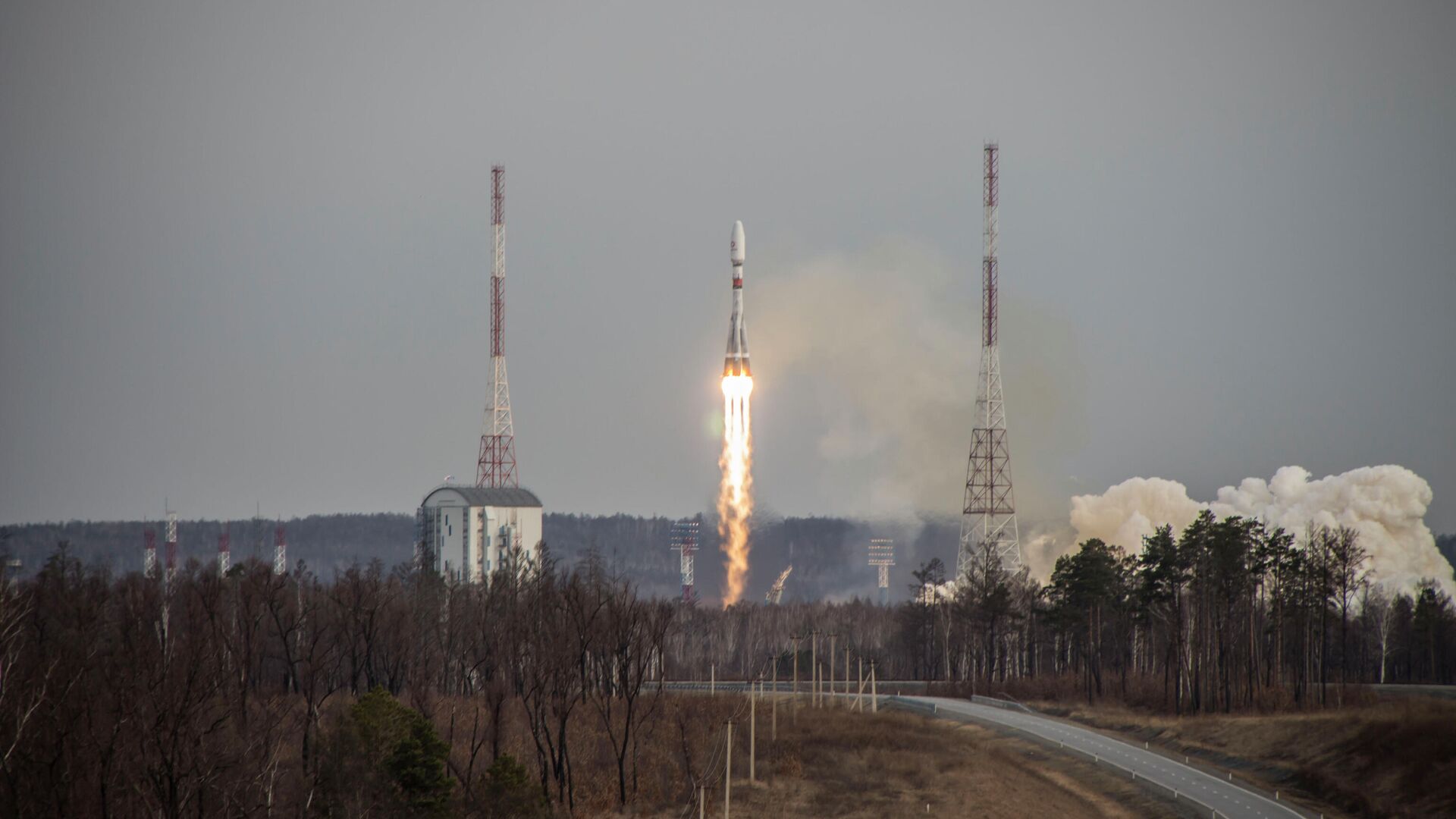 Пуск ракеты Союз-2 с 36 британскими спутниками связи с космодрома Восточный - РИА Новости, 1920, 29.05.2021