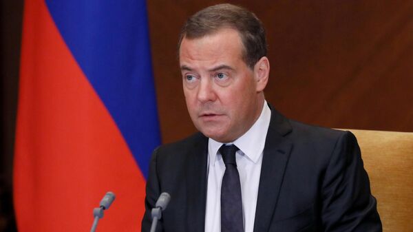 Заместитель председателя Совета безопасности РФ Дмитрий Медведев проводит совещание о масштабировании производства и внедрения российских вакцин против COVID-19