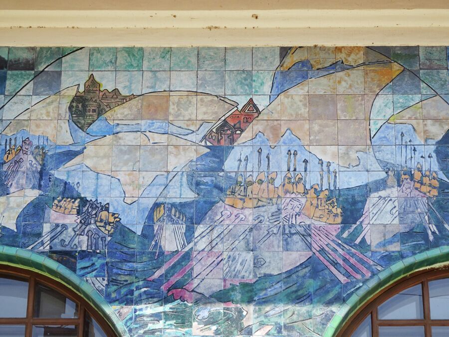 Мозаики на фасаде особняка Шаронова