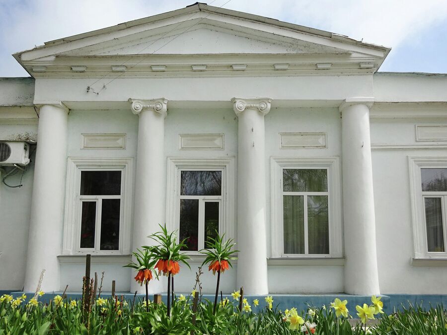 Дом Керена известен тем, что здесь родилась первая жена Федора Достоевского - Мария Констант