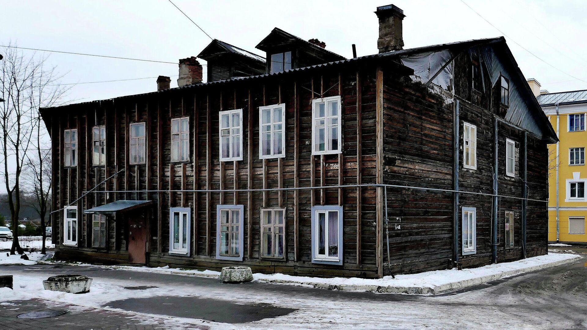 Деревянный дом в Гатчине - РИА Новости, 1920, 26.12.2023