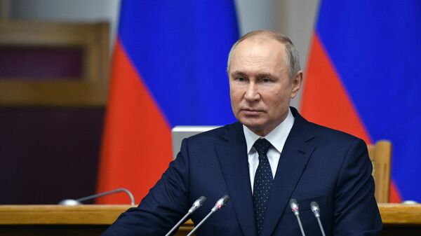 Президент РФ Владимир Путин принимает участие в заседании Совета законодателей при Федеральном Собрании РФ
