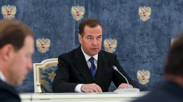 Заместитель председателя Совета безопасности РФ Дмитрий Медведев проводит первое заседание президиума Совета при президенте РФ по науке и образованию