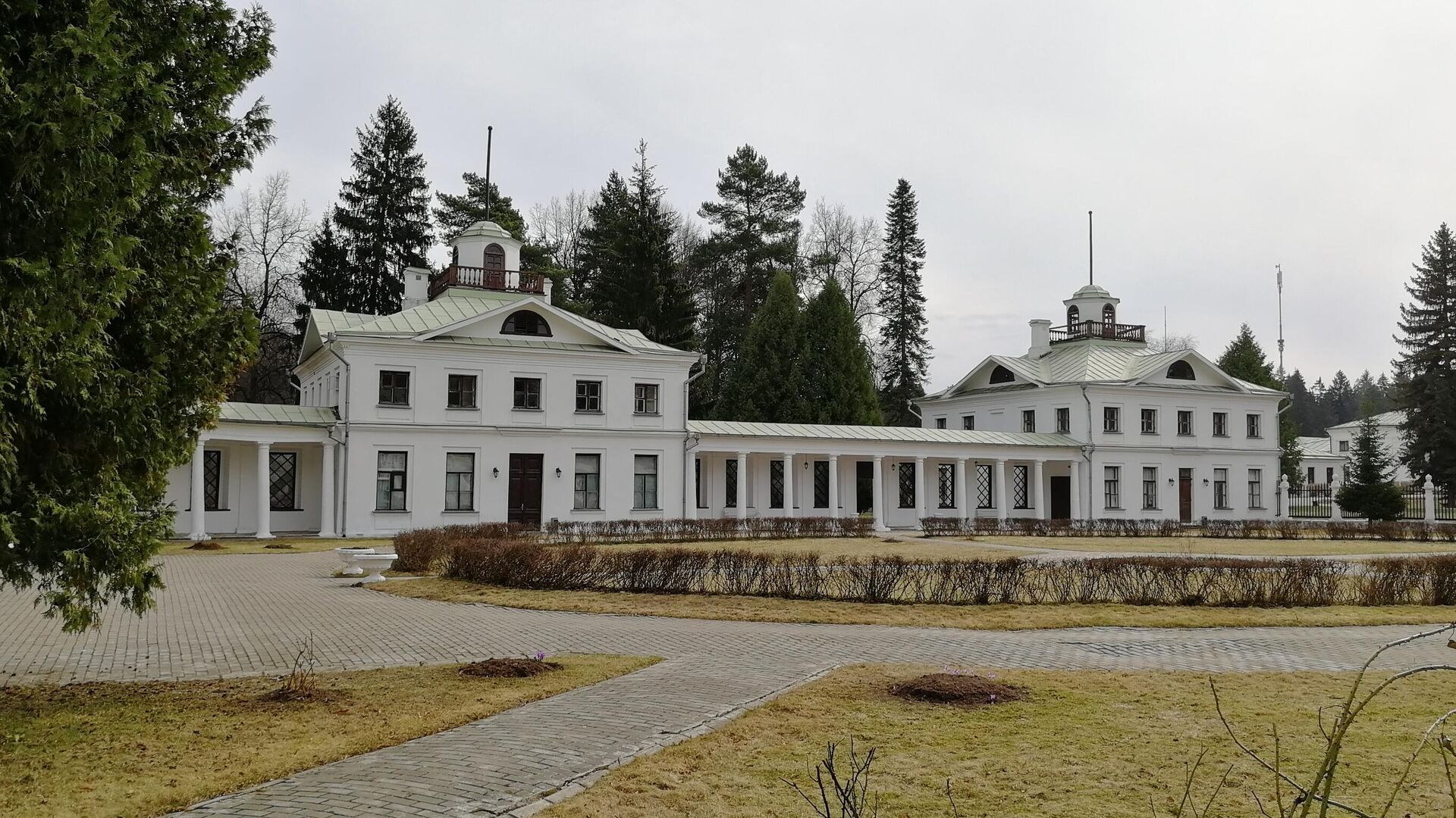 Прихожая в усадьбе Середниково - РИА Новости, 1920, 13.06.2024