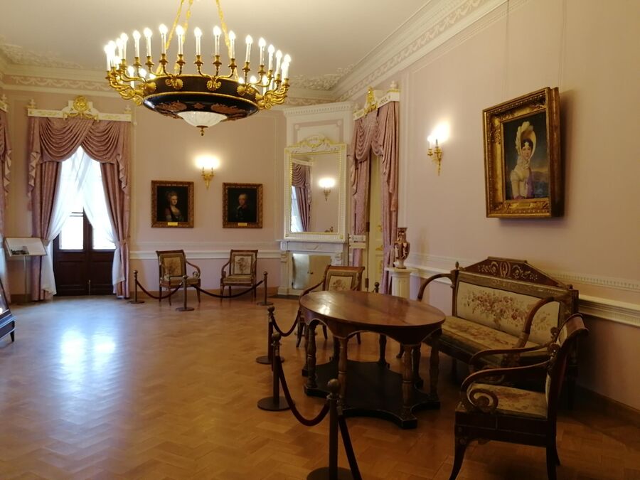Кабинет Великой княгини Екатерины Павловны, правнучки Екатерины II, в Тверском императорском Путевом дворце