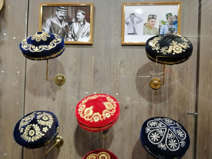 Экспонаты музея золотого шитья в Торжке