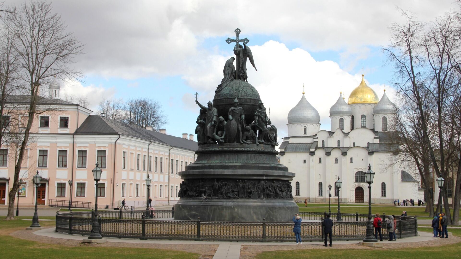 На территории Новгородского кремля  - РИА Новости, 1920, 28.04.2021